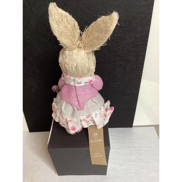 Straw Rabbit with Basket - Picture 2 of 3